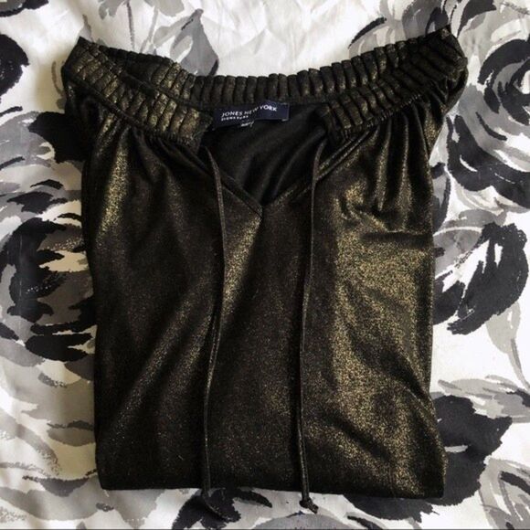 *Jones New York Keyhole Metallic Blouse - Picture 6 of 7